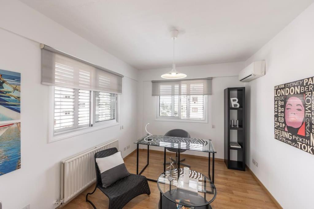 Luxurious Bright & Stylish 2Br With Office In Nicosia Lejlighed Eksteriør billede