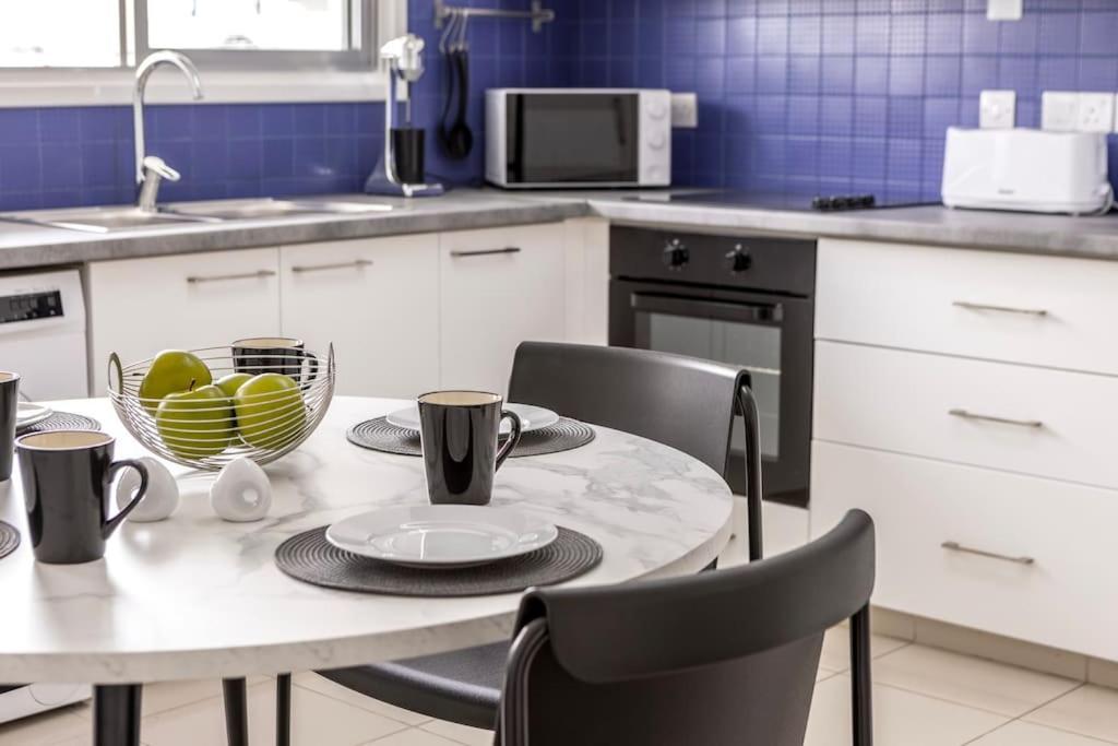 Luxurious Bright & Stylish 2Br With Office In Nicosia Lejlighed Eksteriør billede