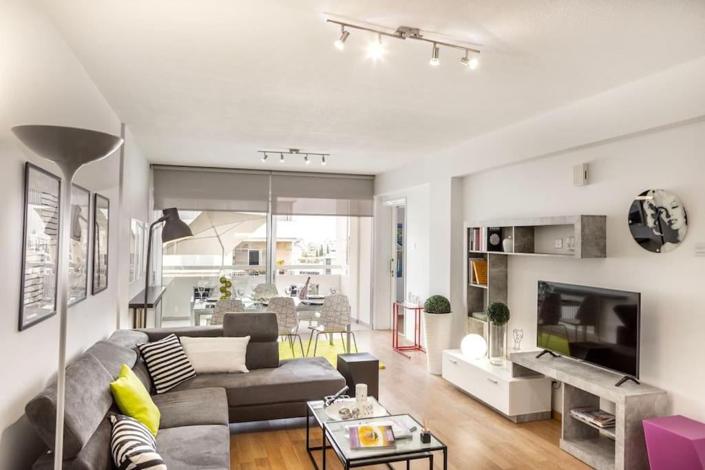 Luxurious Bright & Stylish 2Br With Office In Nicosia Lejlighed Eksteriør billede