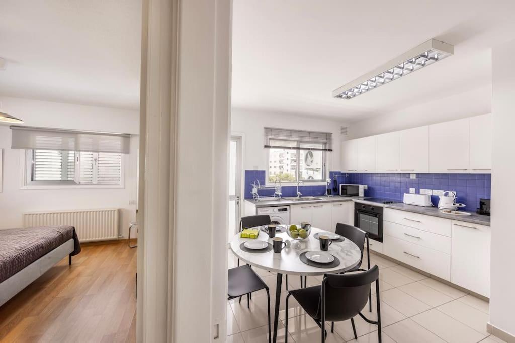 Luxurious Bright & Stylish 2Br With Office In Nicosia Lejlighed Eksteriør billede